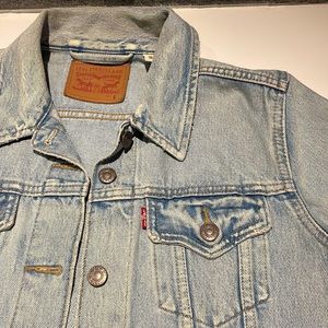 Levi’s Trucker Jacket Light Faded Wash (Size L)